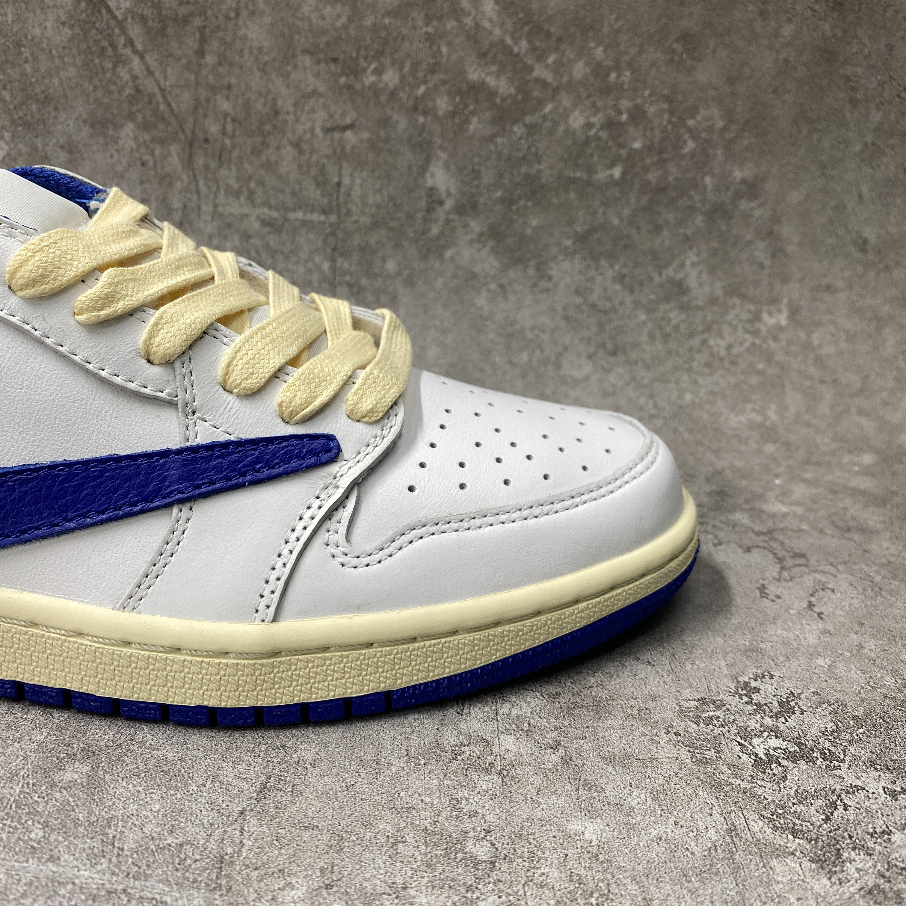 Travis Scott x Air Jordan 1 Low White Blue
