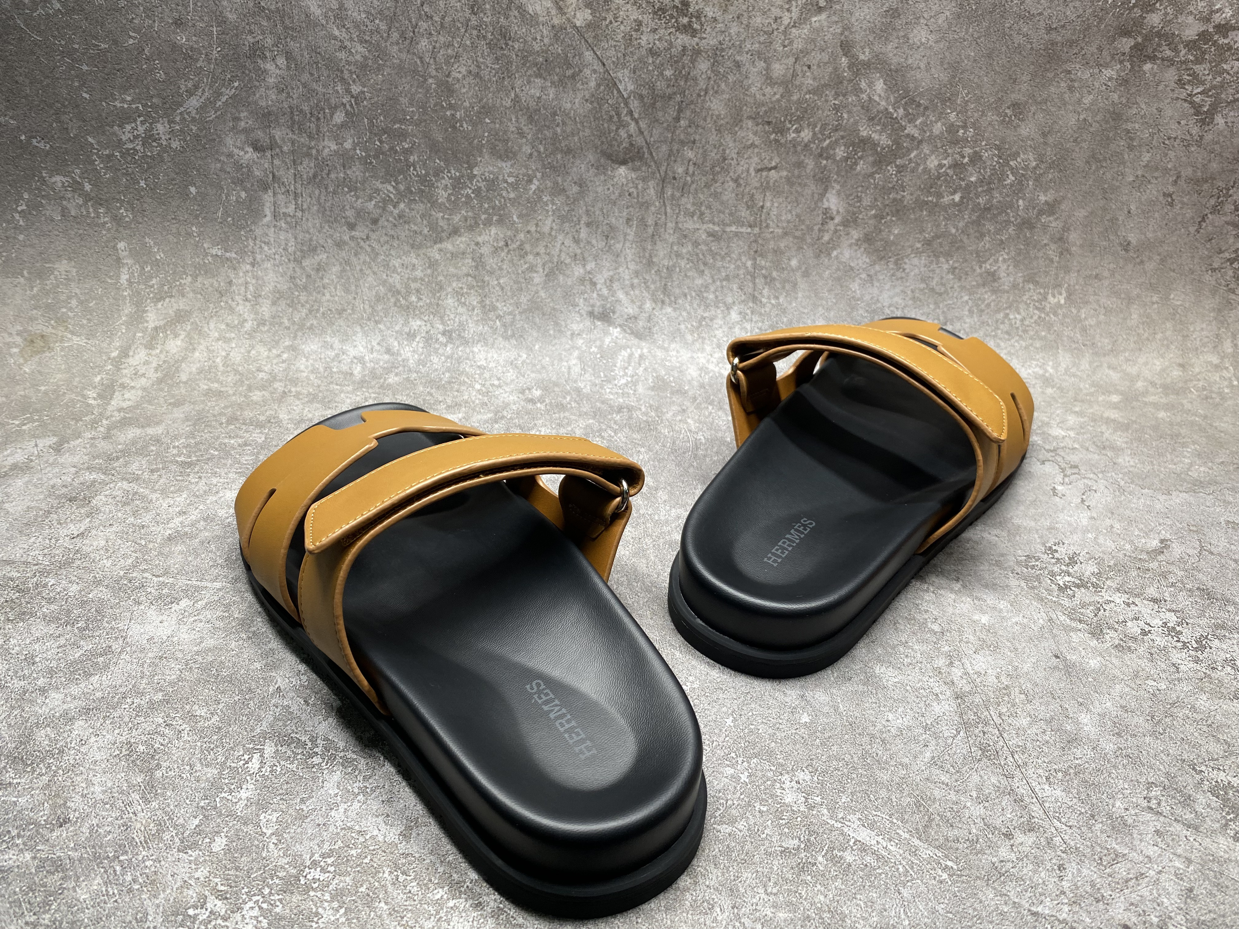 UA Hermès Chypre Sandal