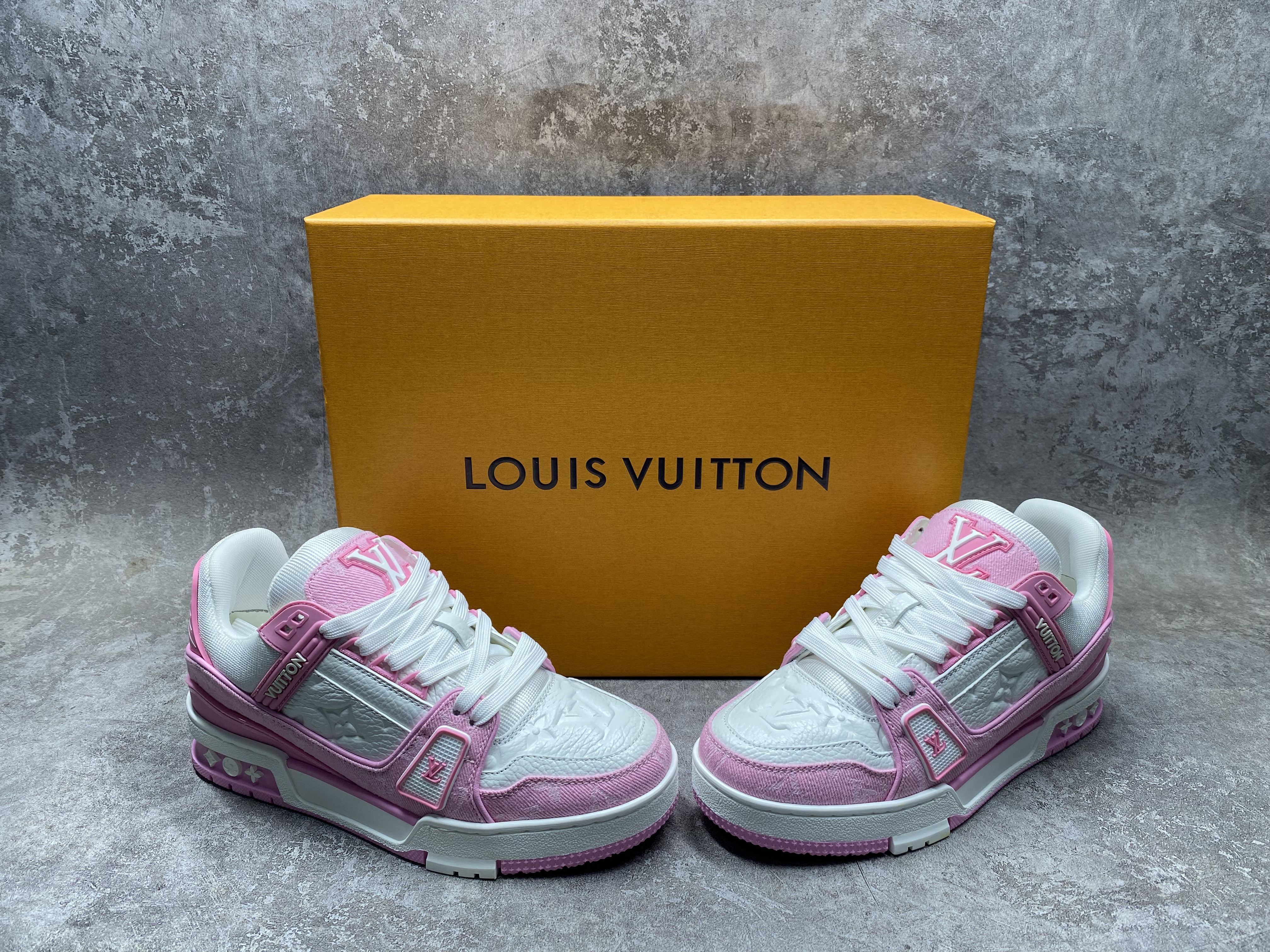 UA LV trainer Sneakers