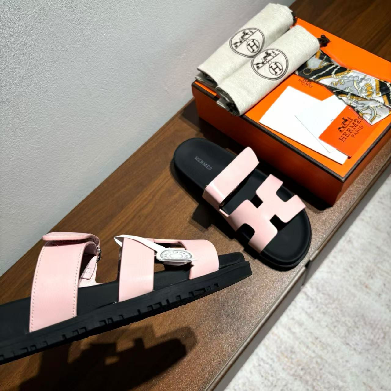 UA Hermès Chypre Sandal