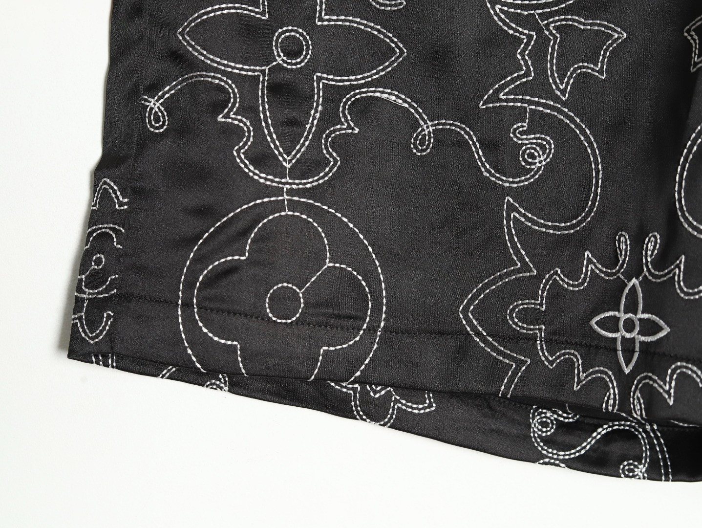 l0*is V*t0n lv shorts