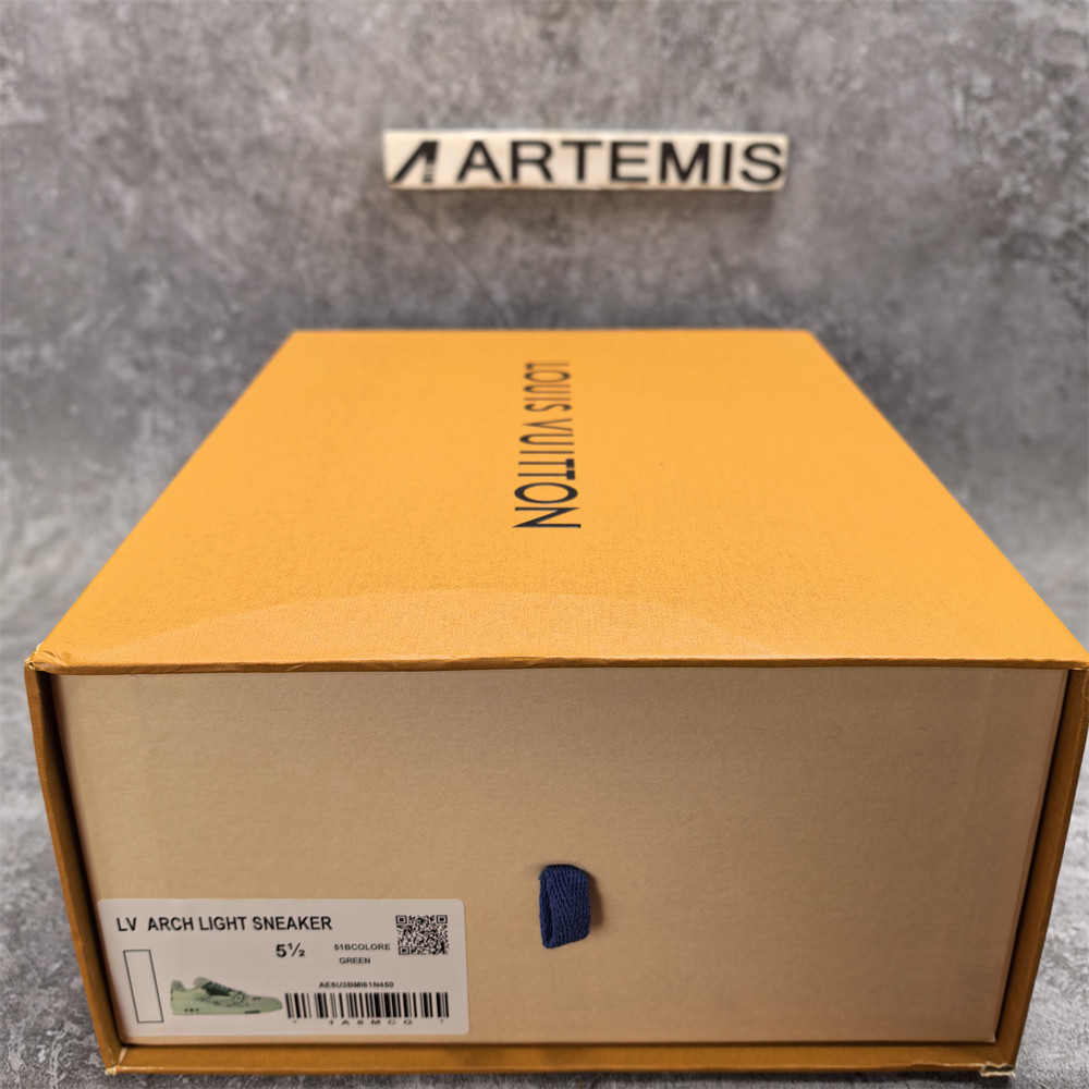 UA LV Trainer Sneaker