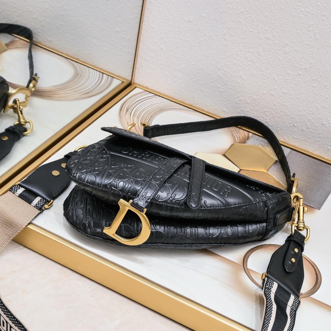 D*or saddle bag with strap black oblique embossed calfskin 25.5x20x6.5cm