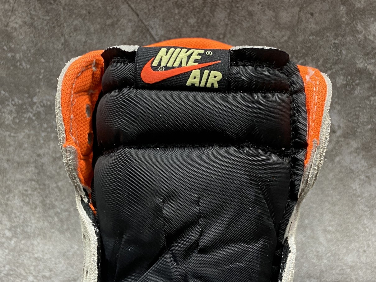 Air Jordan 1 Retro High Neutral Grey Hyper Crimson