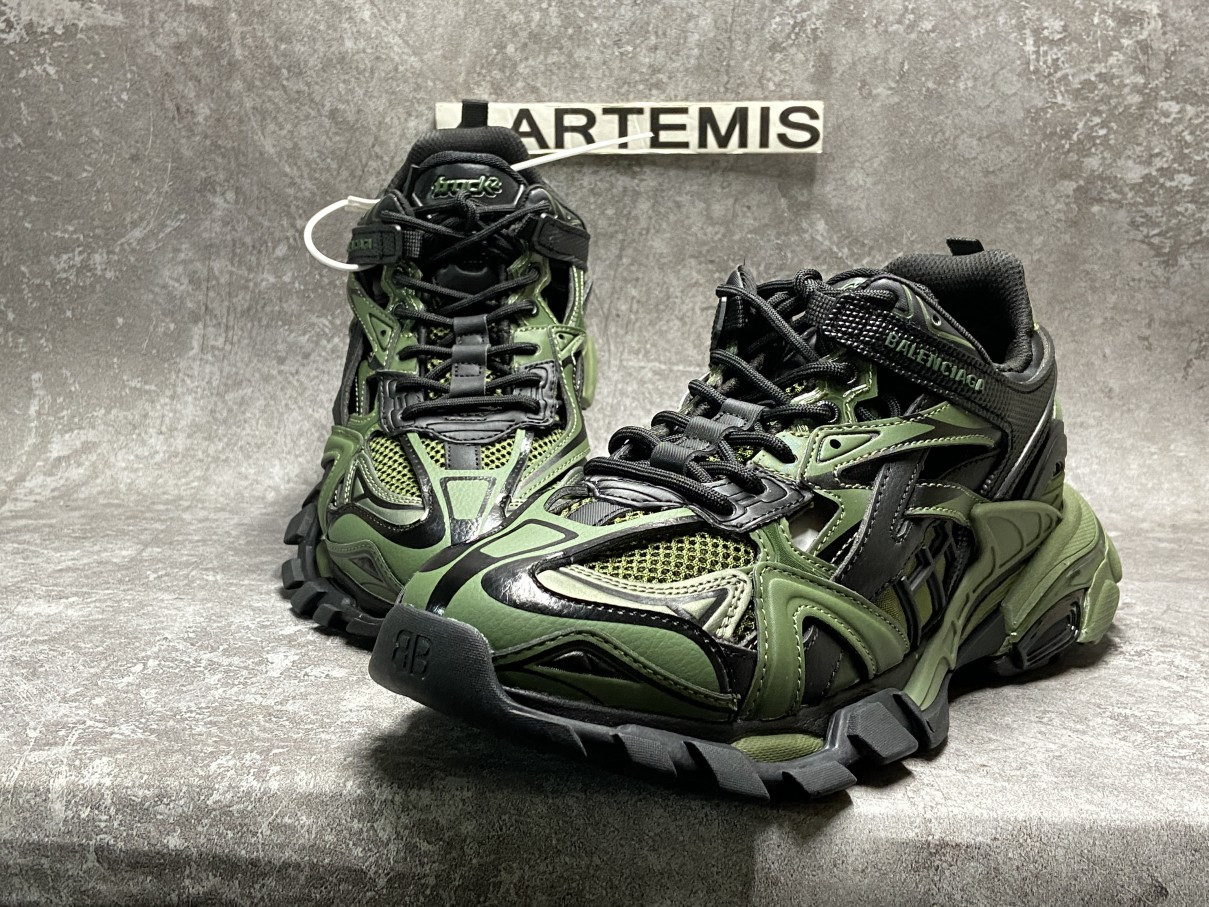 Balenciga Track 5.0  Black Green