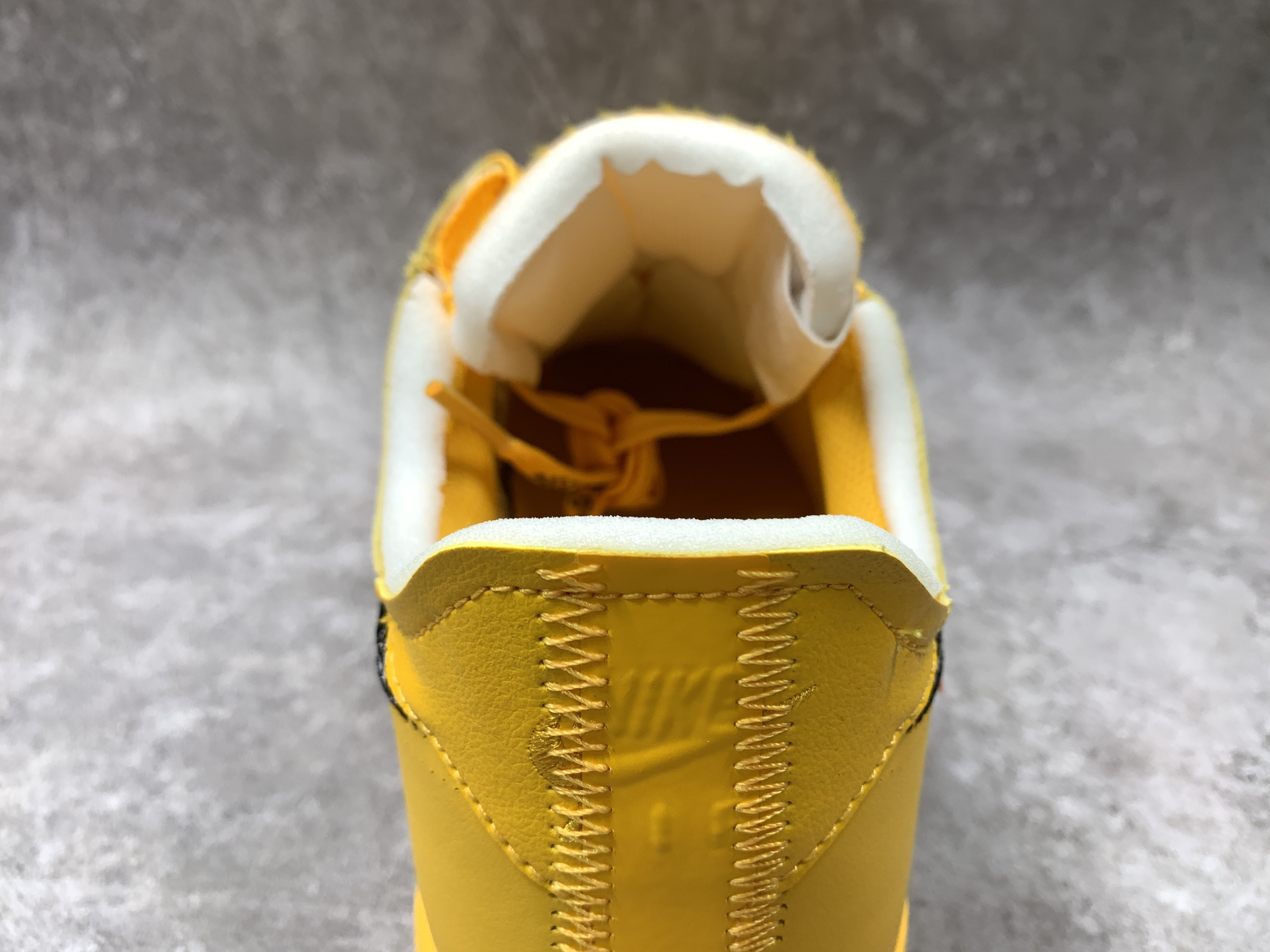 Air Force 1 x Off-White Low University Gold