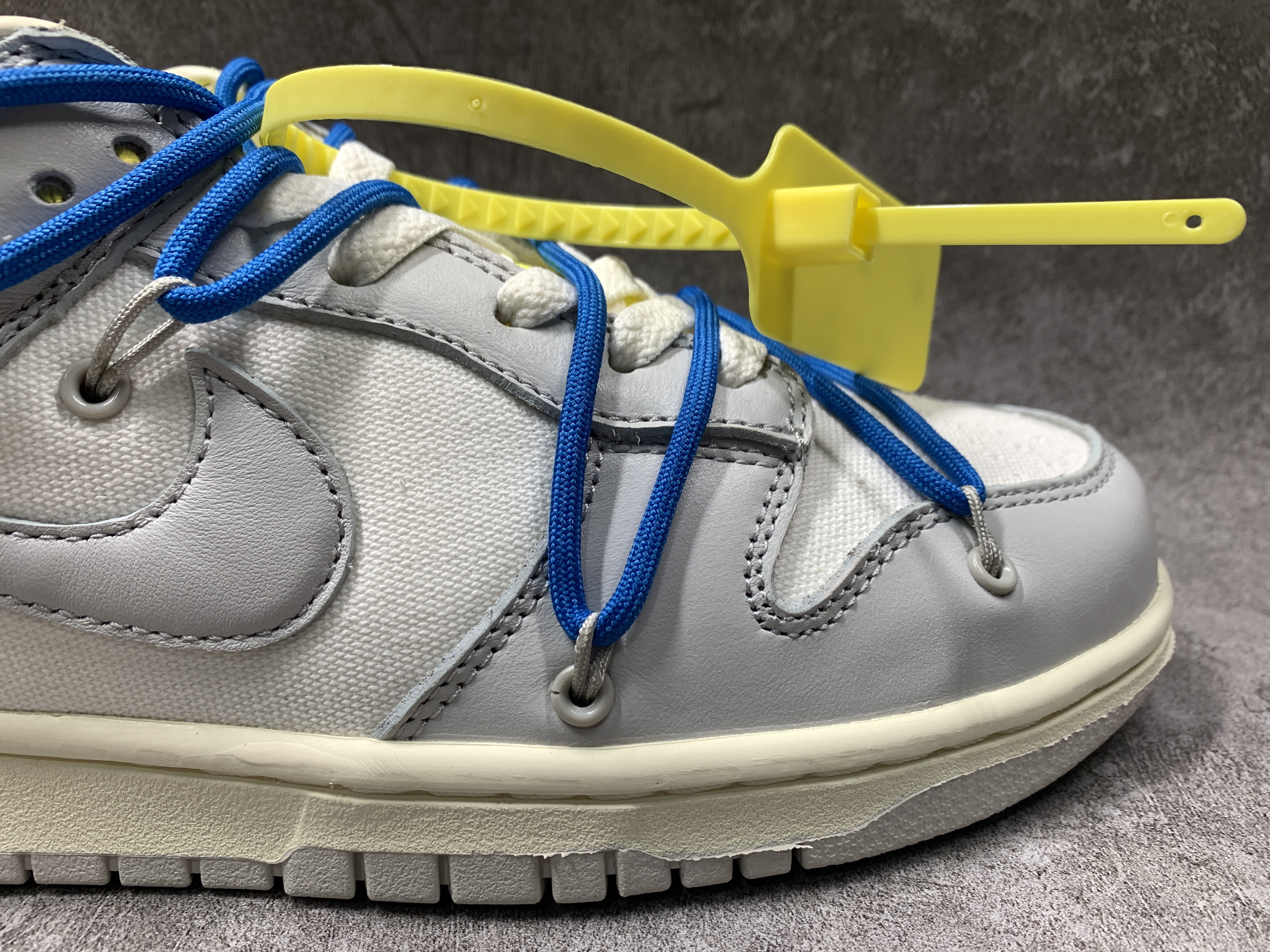 Off-White x Dunk Low