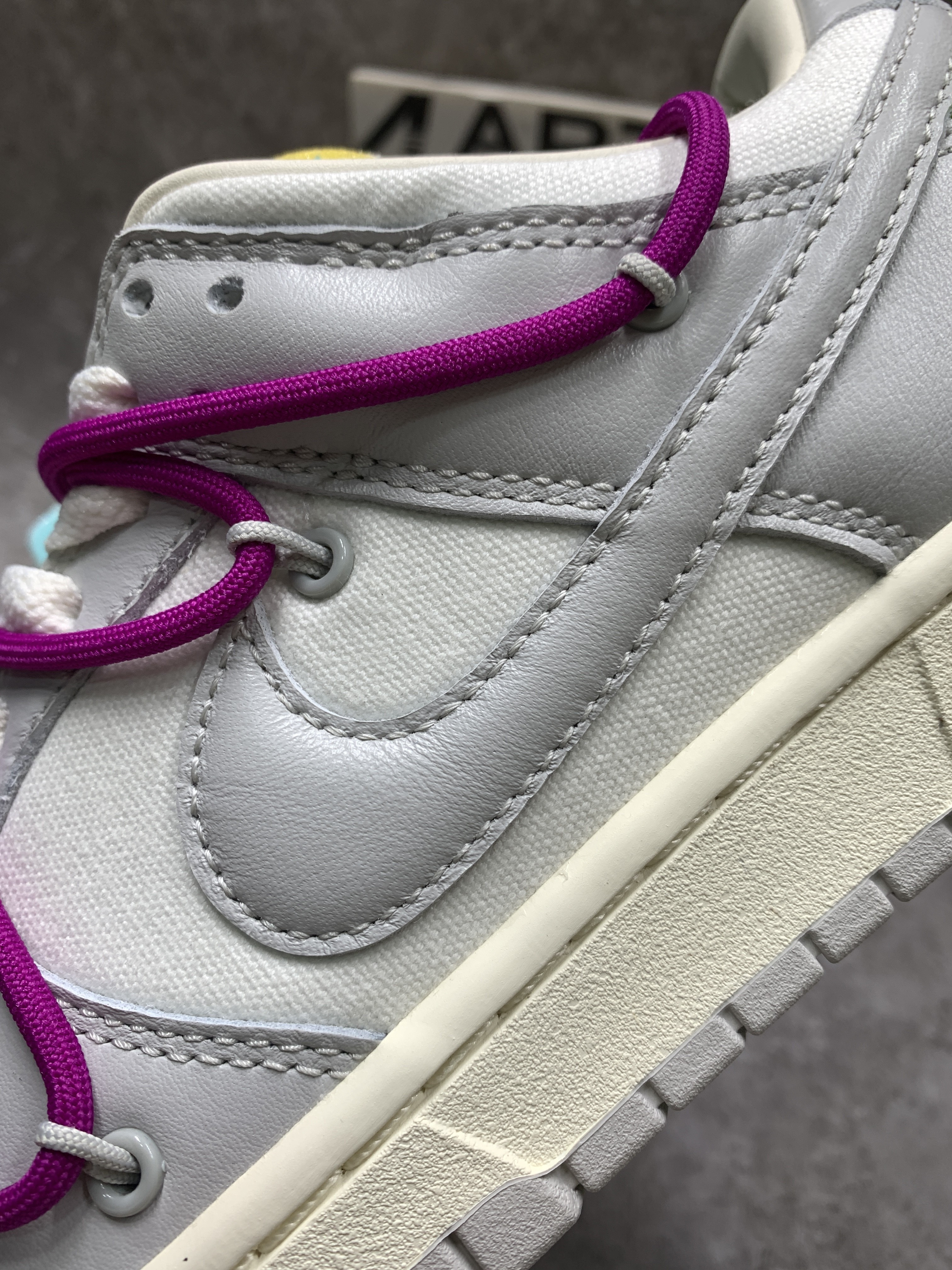 Off-White x Dunk Low