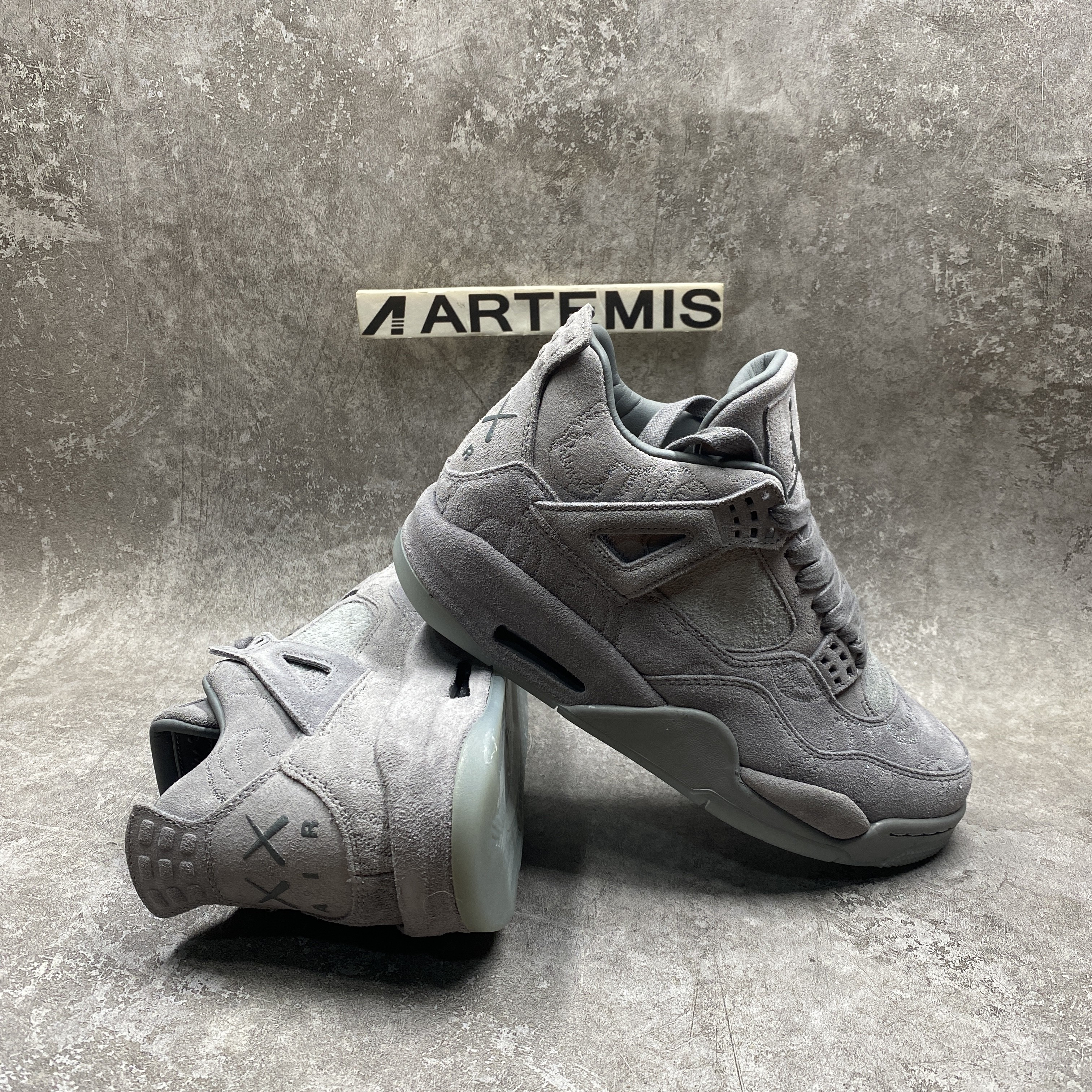 Air Jordan 4 Retro Kaws