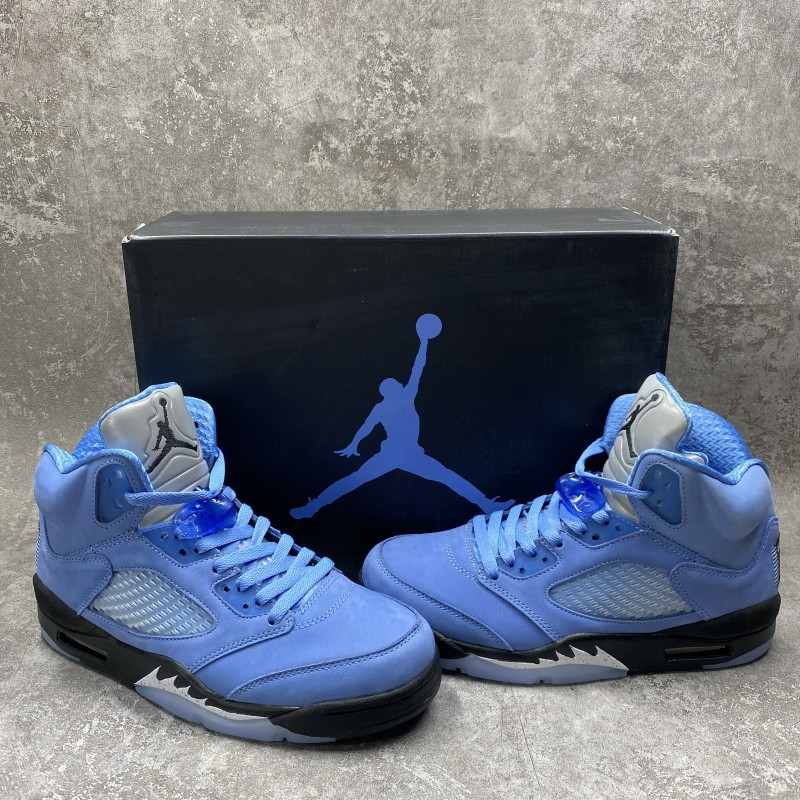 Air Jordan 5 Retro UNC