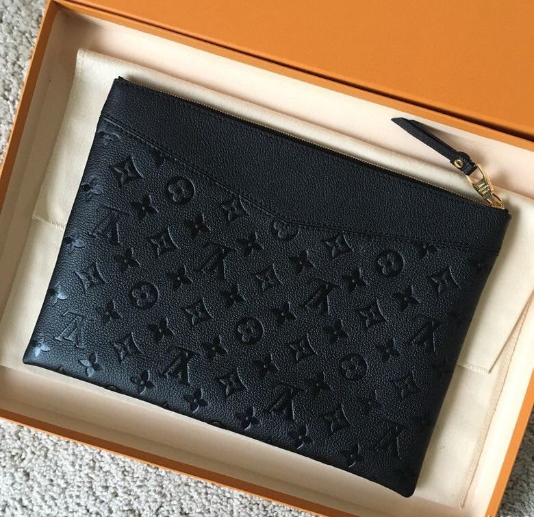 LV DAILY POUCH M62937