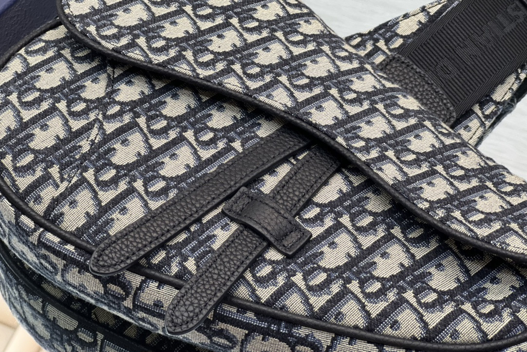 D*or saddle bag beige and black D*or oblique jacquard 26 x 19 x 4.5 cm