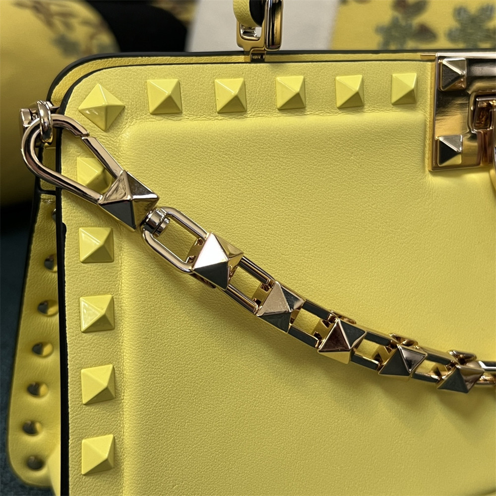 VALENTINO GARAVANI ROCKSTUD23 smooth calfskin handbag Yellow