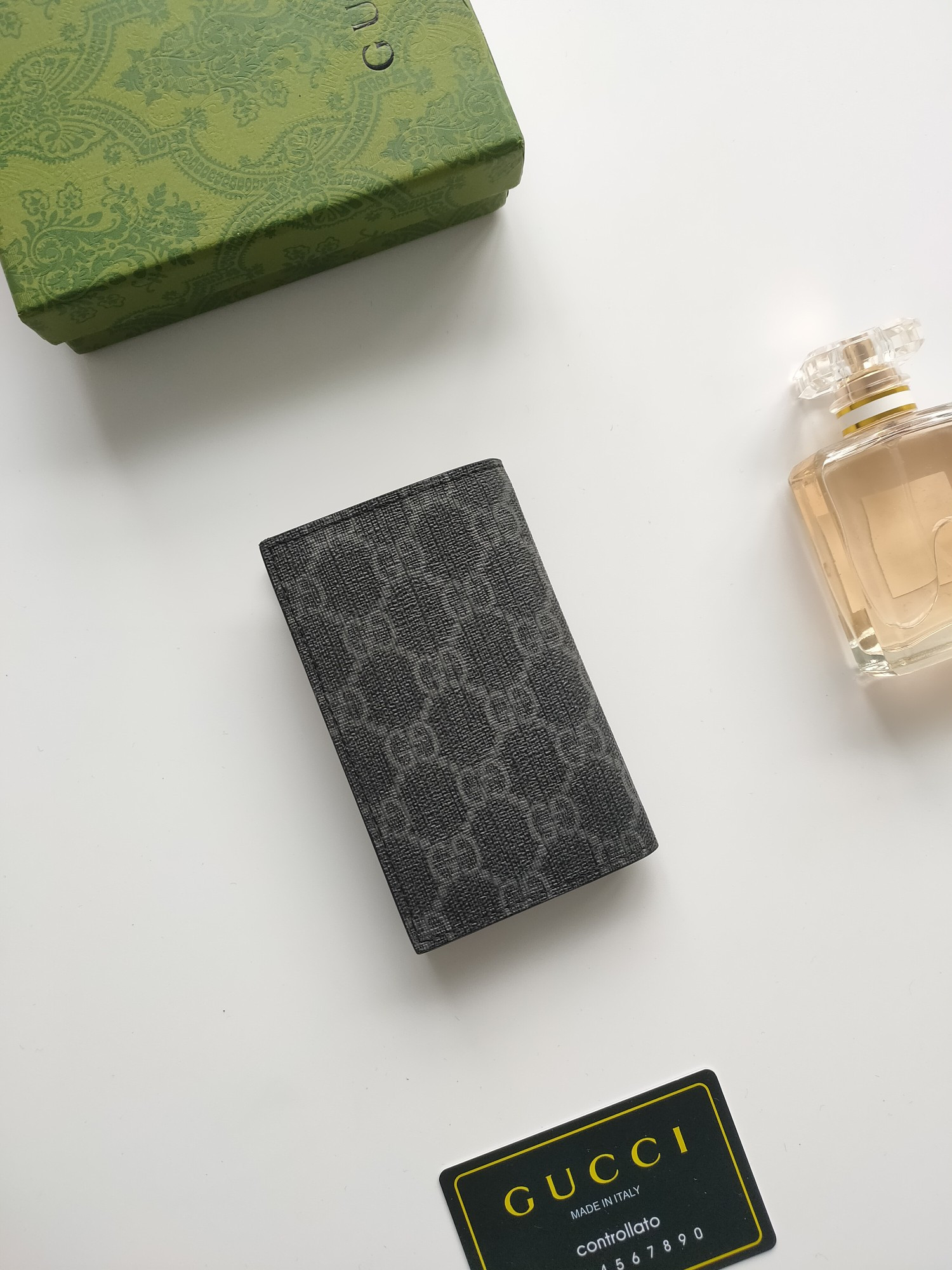 G*u*i gg card case wallet