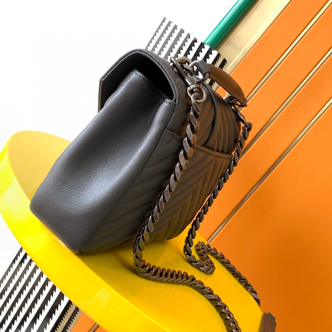 Y*L college medium in quilted leather 9.4 x 6.6 x 2.5 inches