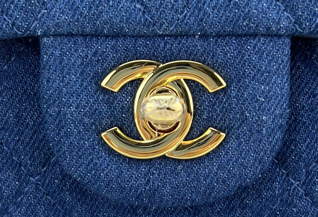 Ch*el classic 11.12 handbag tweed & gold-tone metal   6 × 9.9 × 2.5 in