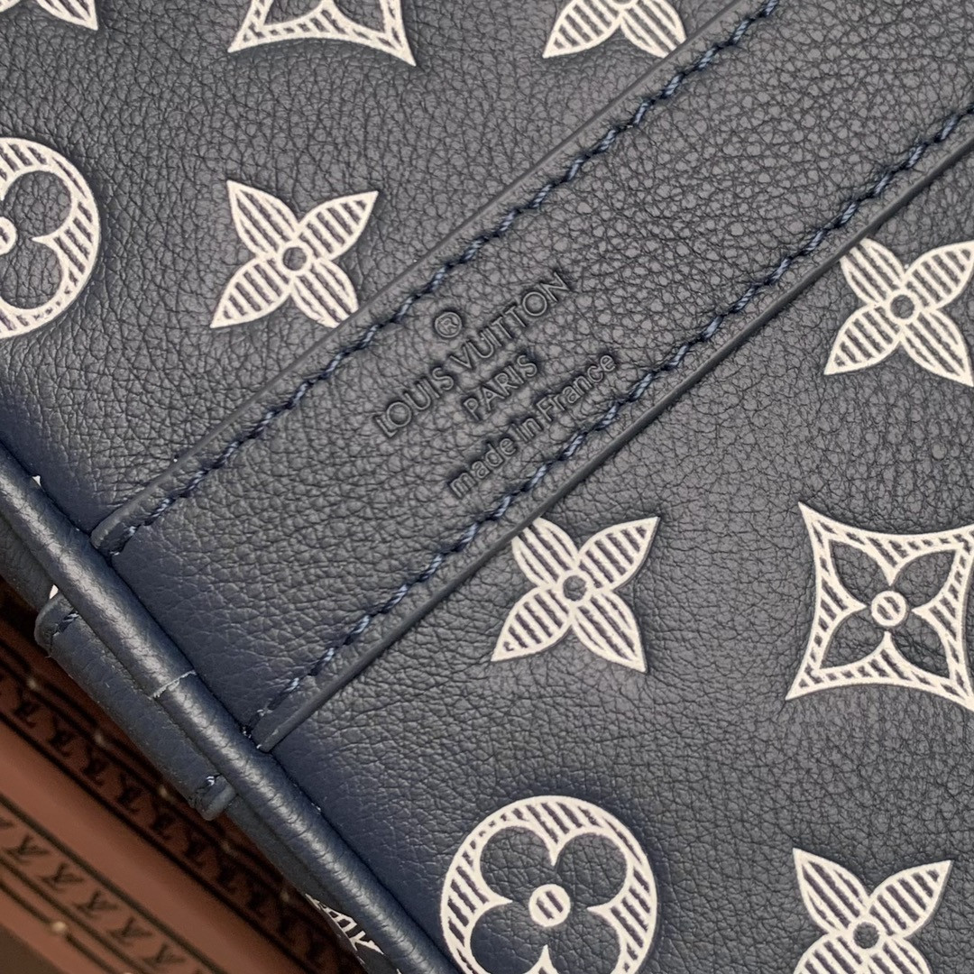 LV Keepall Bandoulière 50 19.7 x 11.4 x 9.1 inches