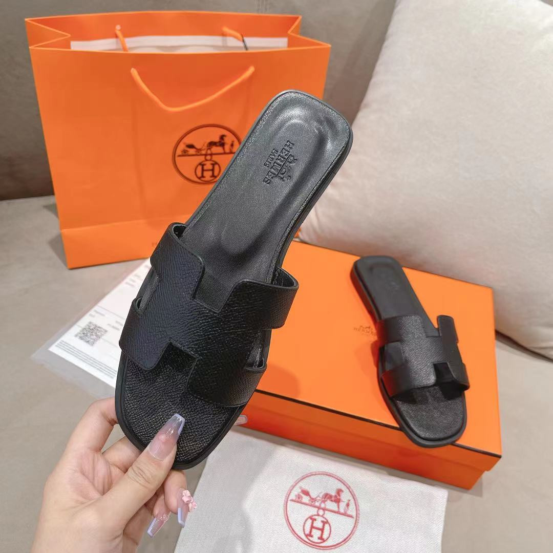 UA Hermès Oran sandal