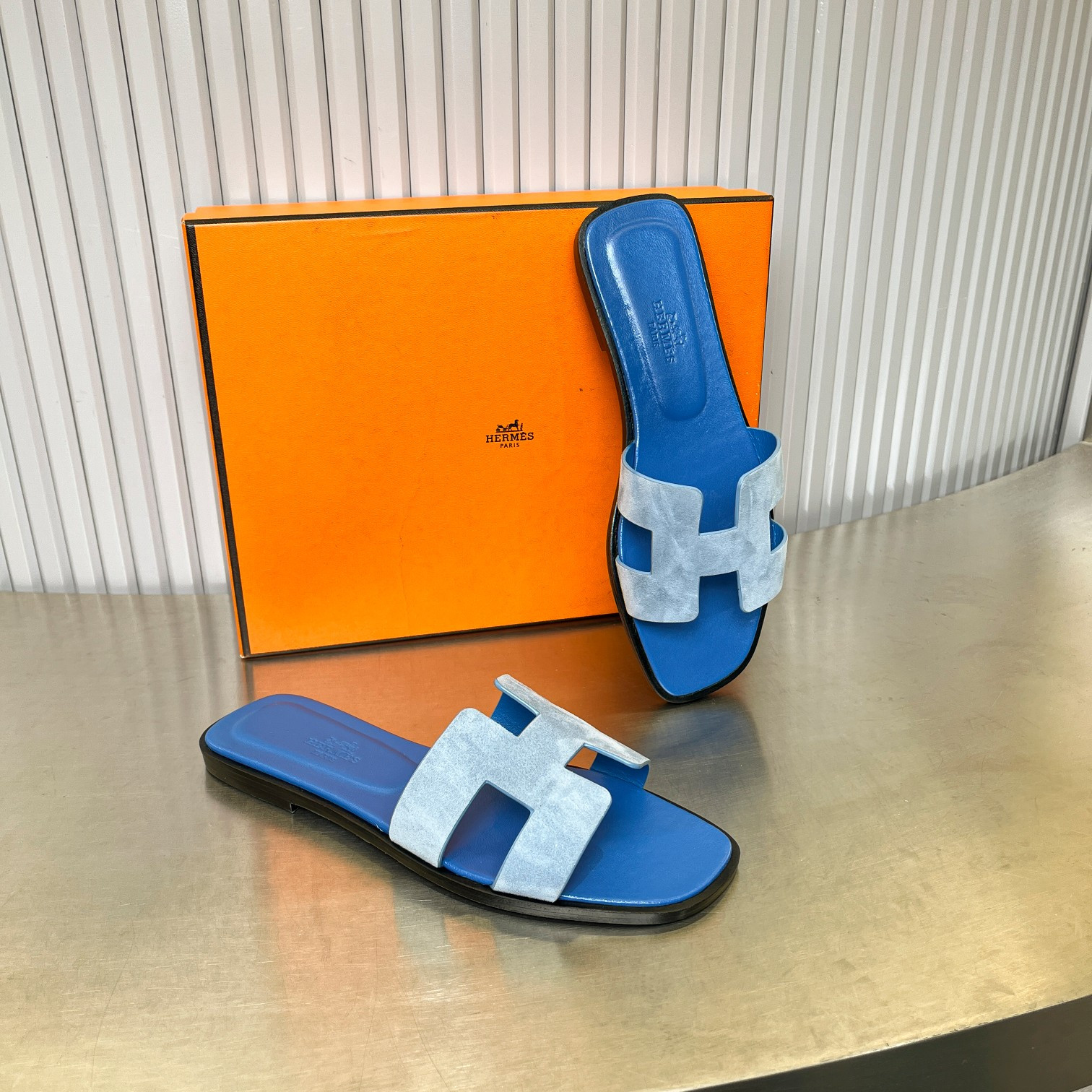 UA Hermès Oran sandal