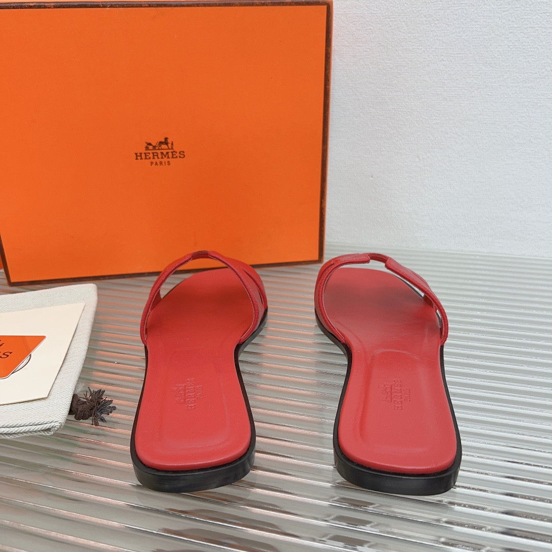 UA Hermès Oran sandal