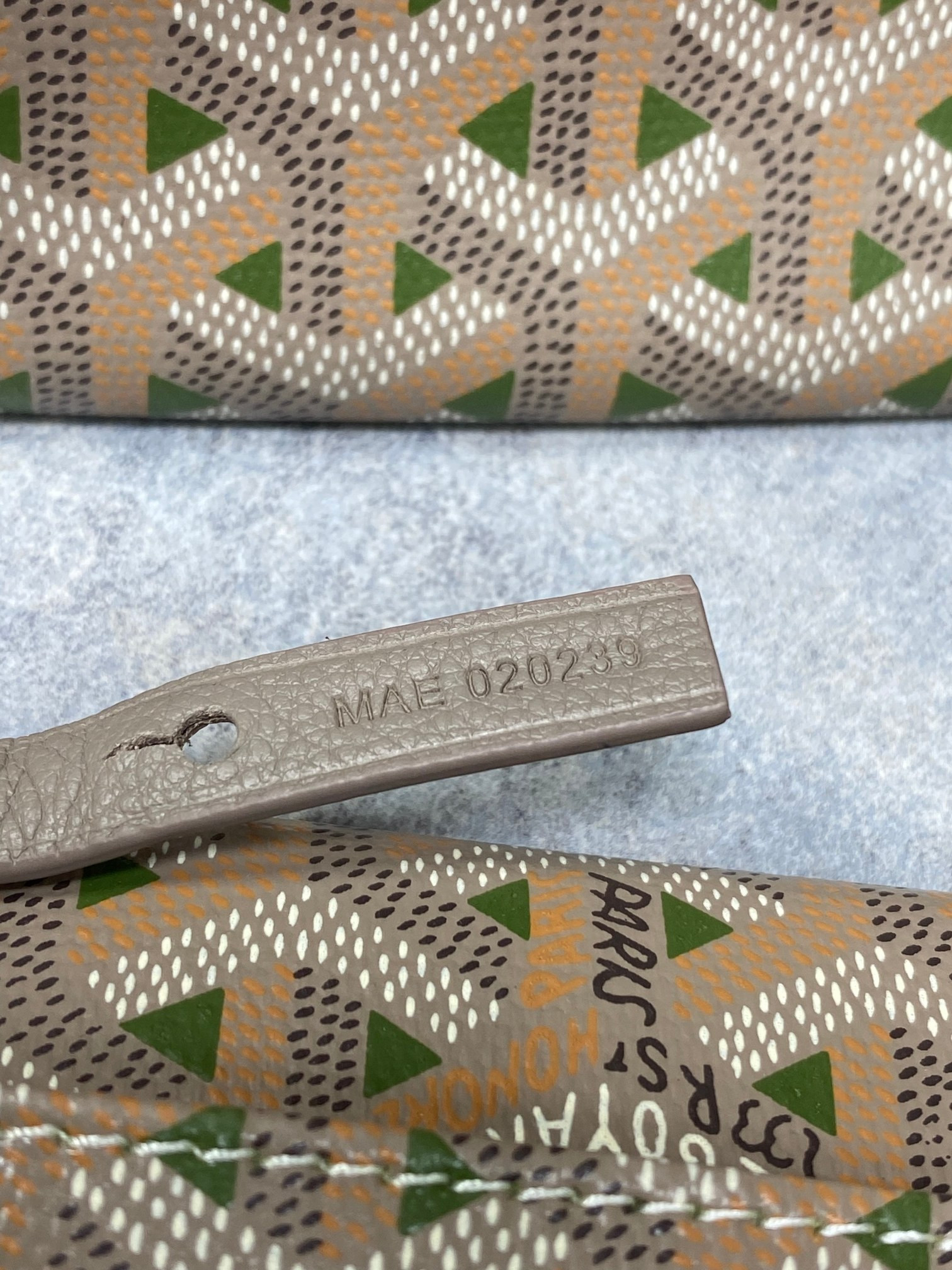 Go*ard small saint l0*is bag 28 cm x 15 cm x 34 cm