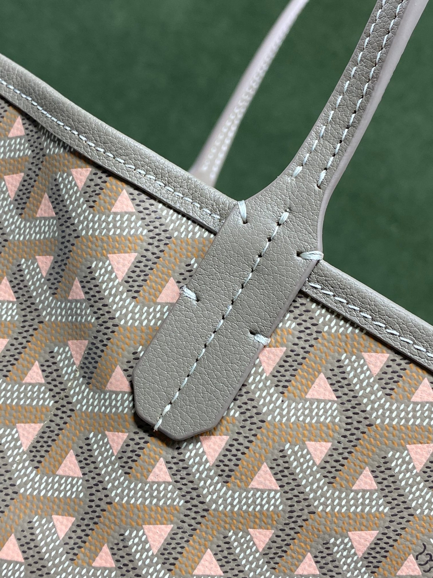 Go*ard small saint l0*is bag 28 cm x 15 cm x 34 cm