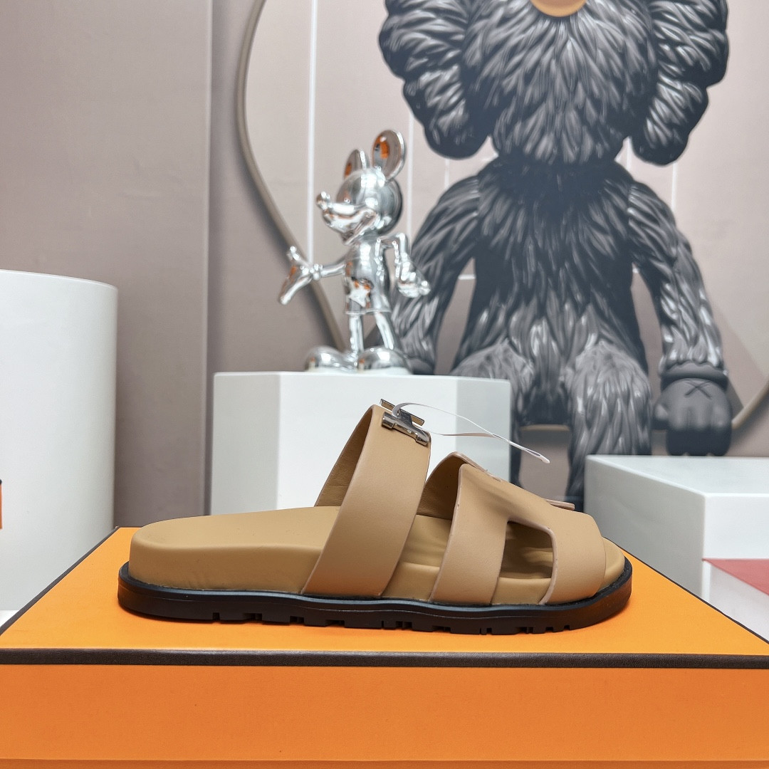 UA Hermès Chypre sandal