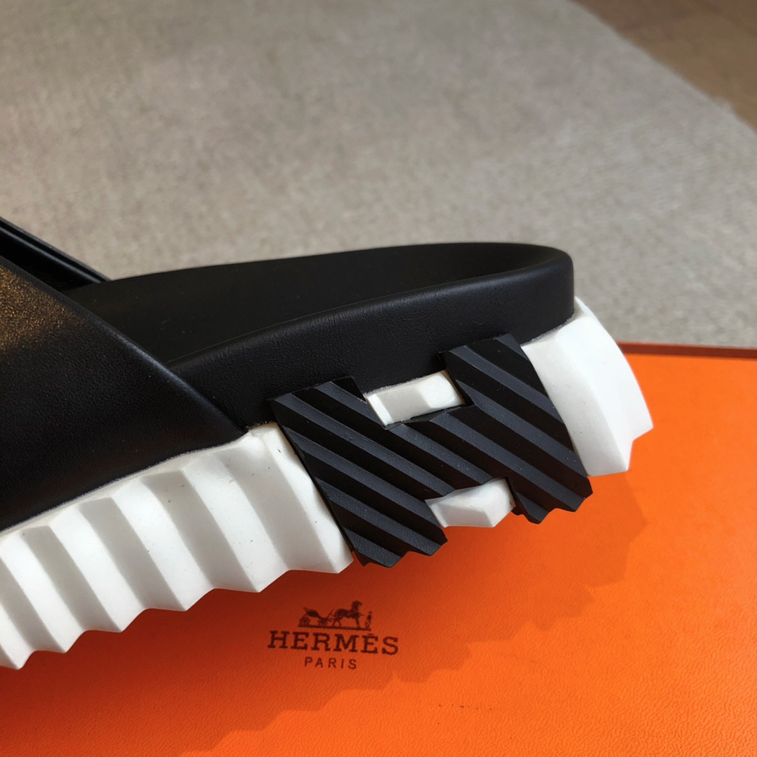 UA Hermès Infra sandal