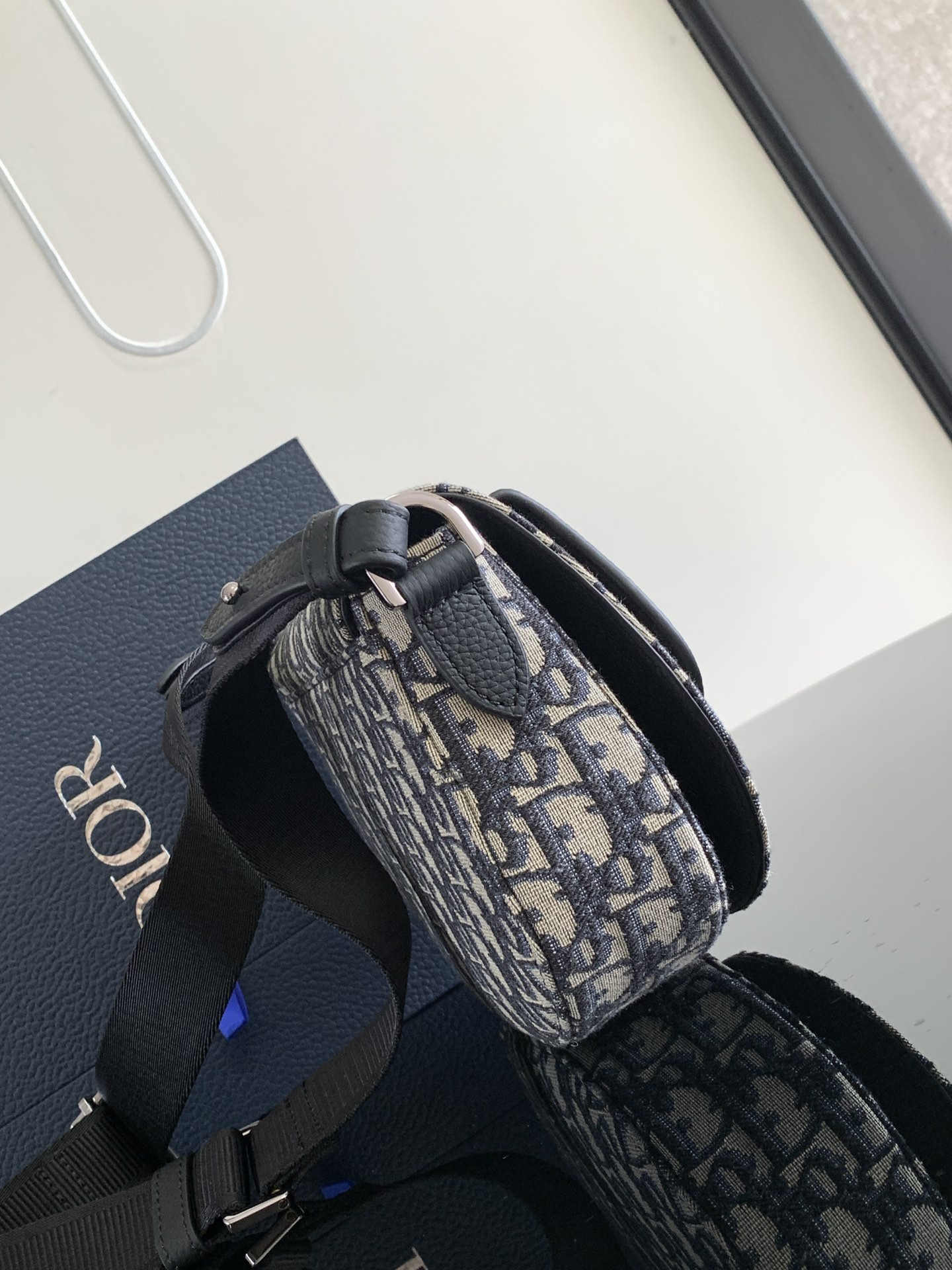 D*or saddle messenger bag 24 x 16.5 x 5.5 cm