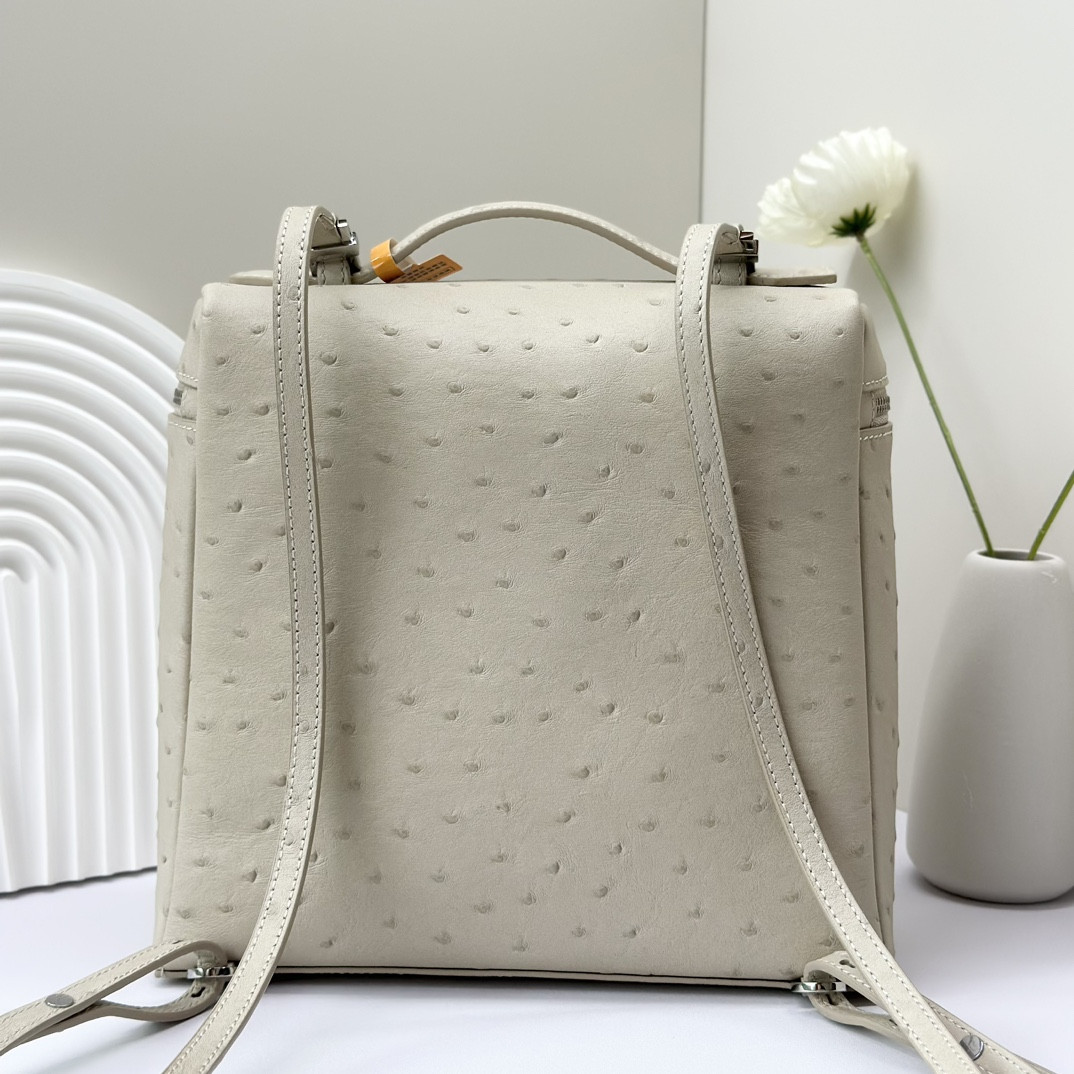 L**o p*ana extra pocket backpack l23.5 ostrich-grained leather 23 x 21 x 8 cm