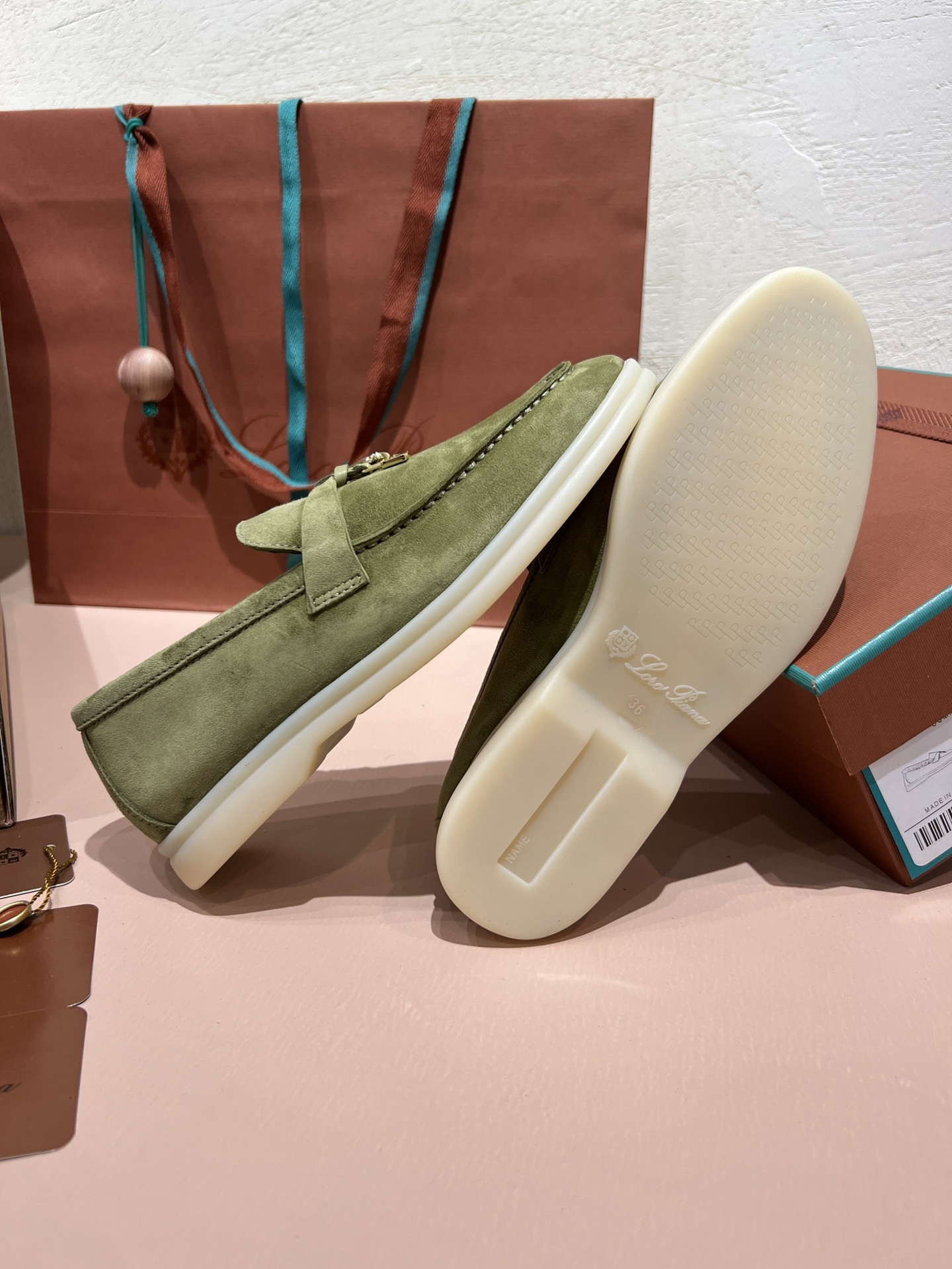 ua L**o p*ana summer charms walk loafers