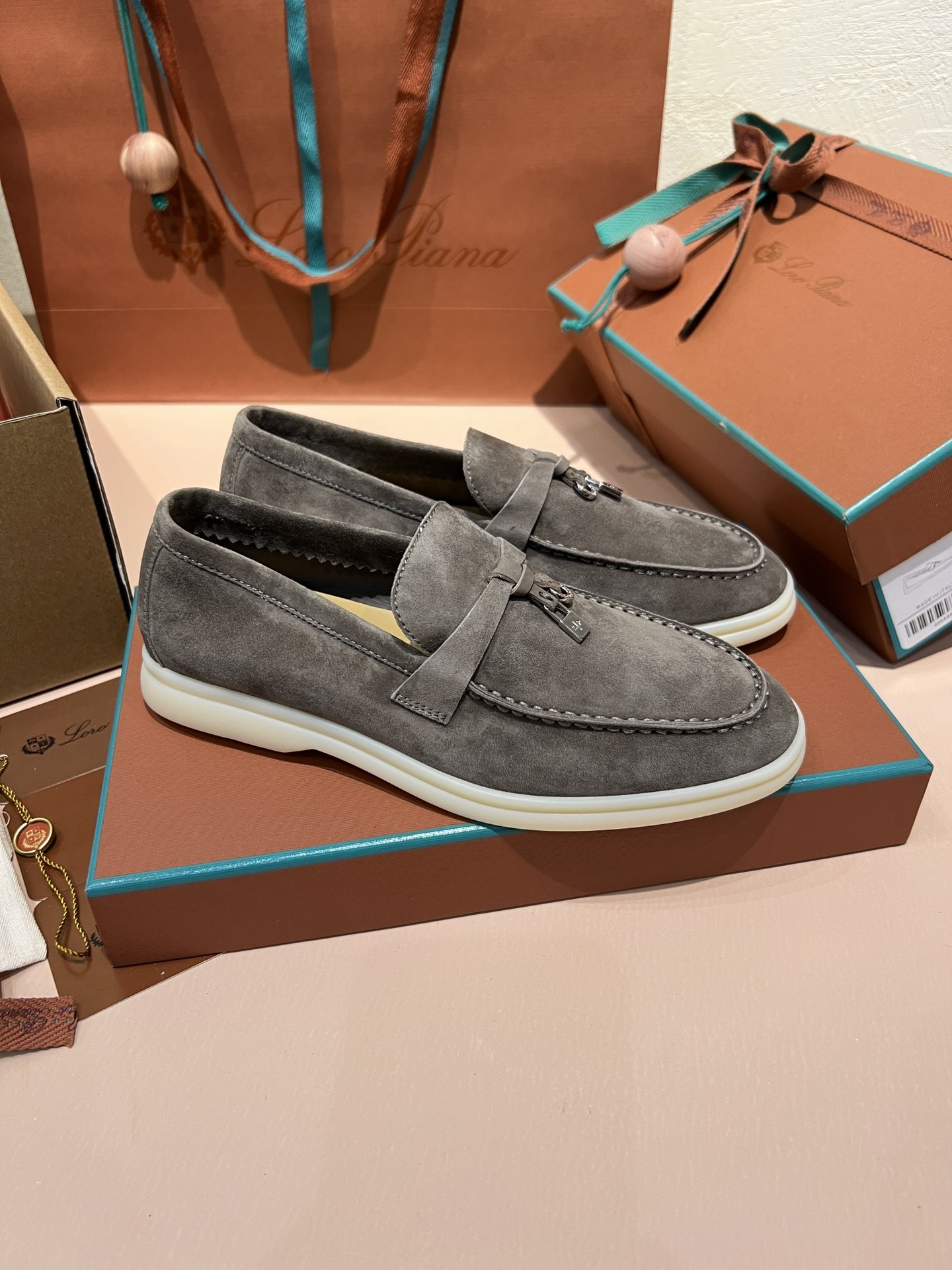 ua L**o p*ana summer charms walk loafers