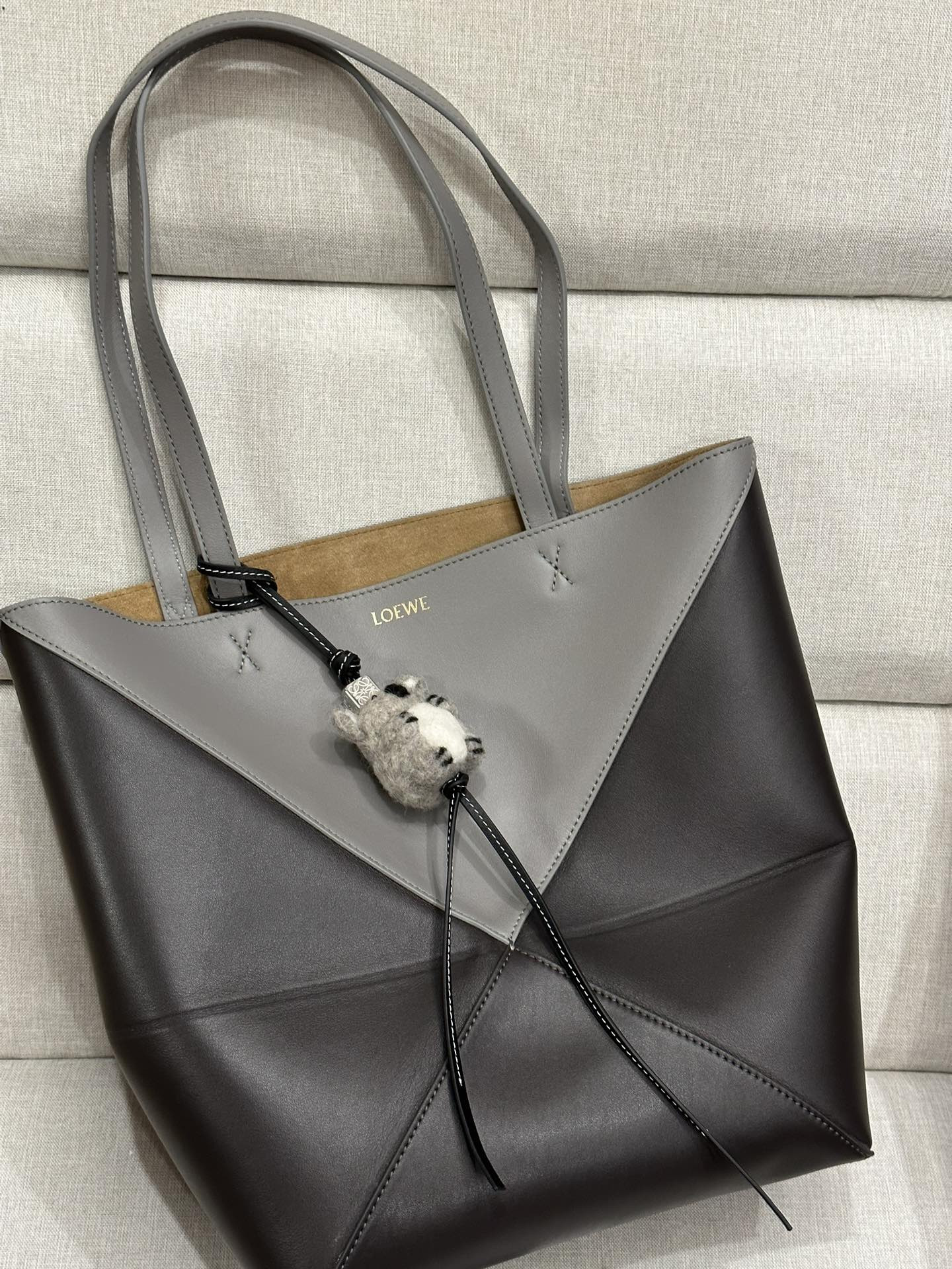 L0ew* medium puzzle fold tote in shiny calfskin 25.5x14.5x31.5cm