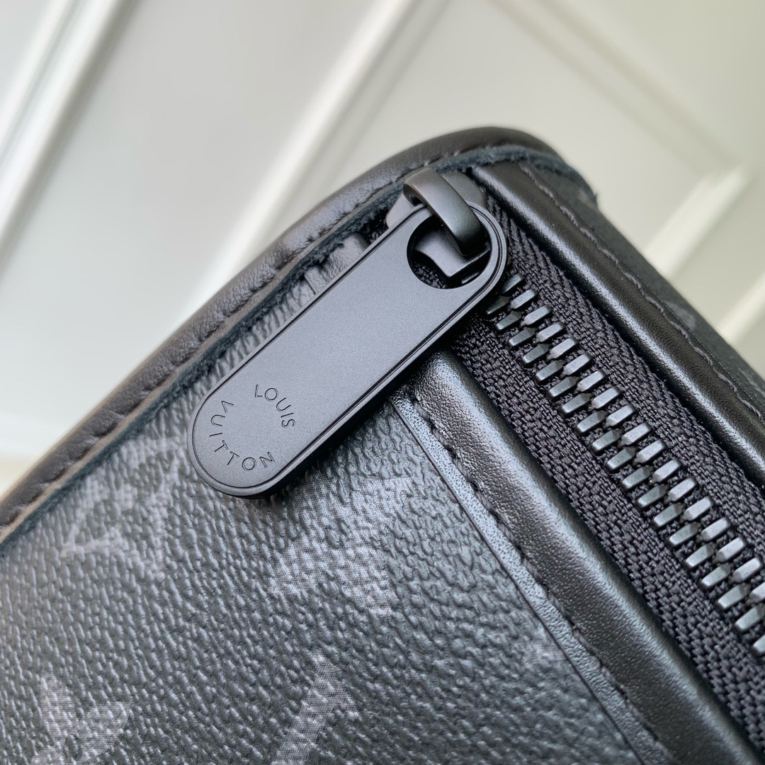 LV Bosphore Wearable Wallet M12599 12 x 7 x 19 cm