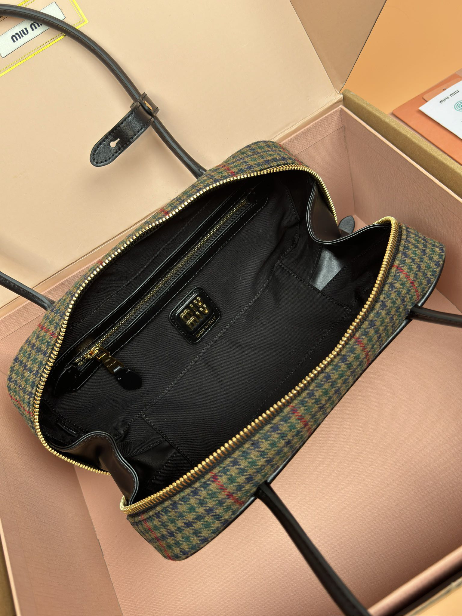 Miu Miu Leather Beau Bag 28×15×9cm