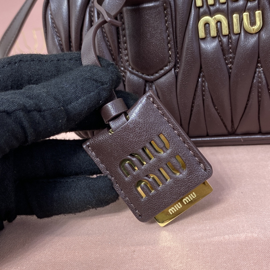 Miu Miu Arcadie matelassé nappa leather bag 22X10.5X7.5cm