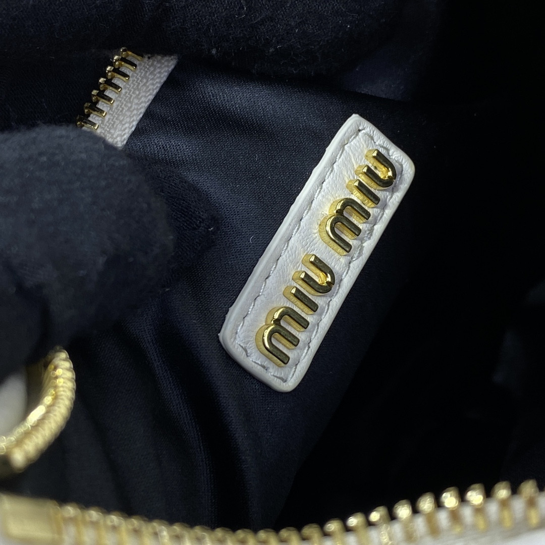 Miu Miu Wander matelassé nappa leather hobo bag 17x20x6cm