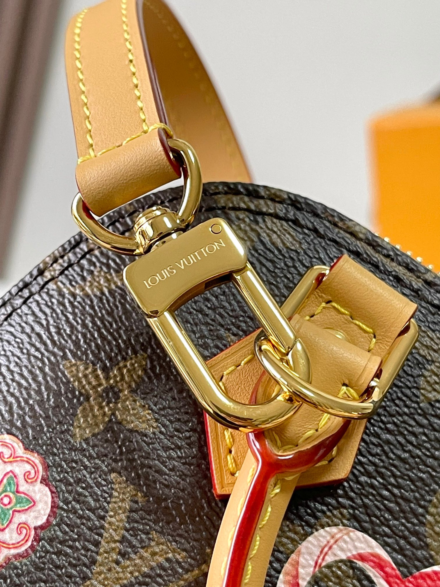 LV Nano Alma M12199 18x12x8cm