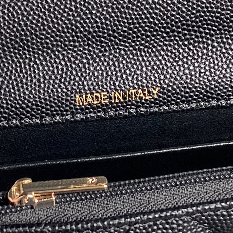 Ch*el 25c bags 14×18×3cm