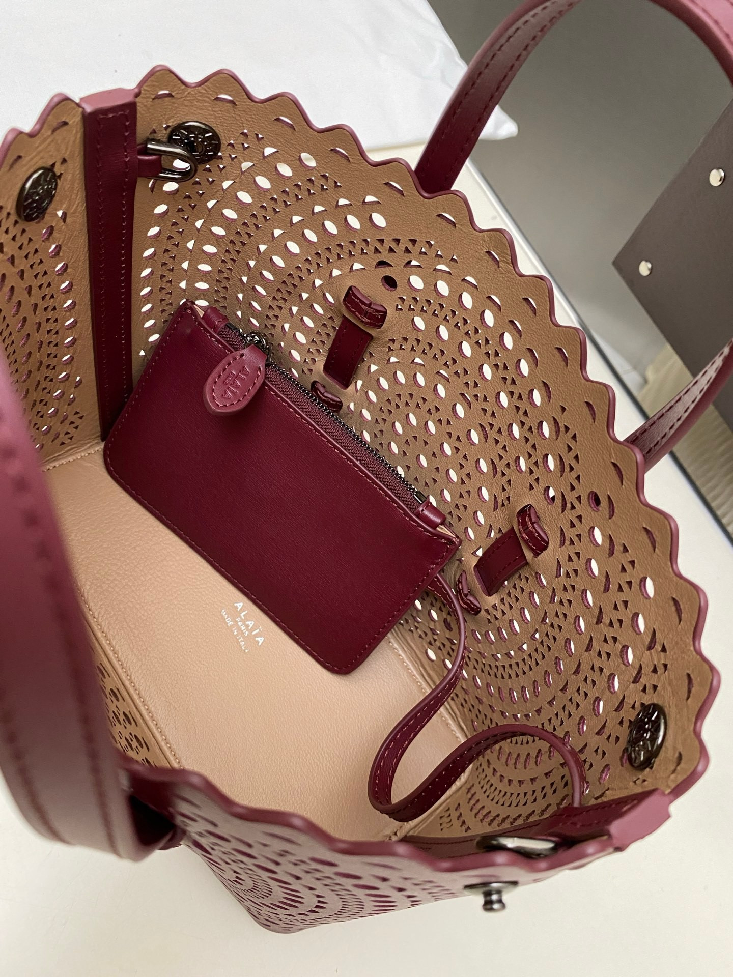 ALAÏA Mina 25 bag 25x20x12cm