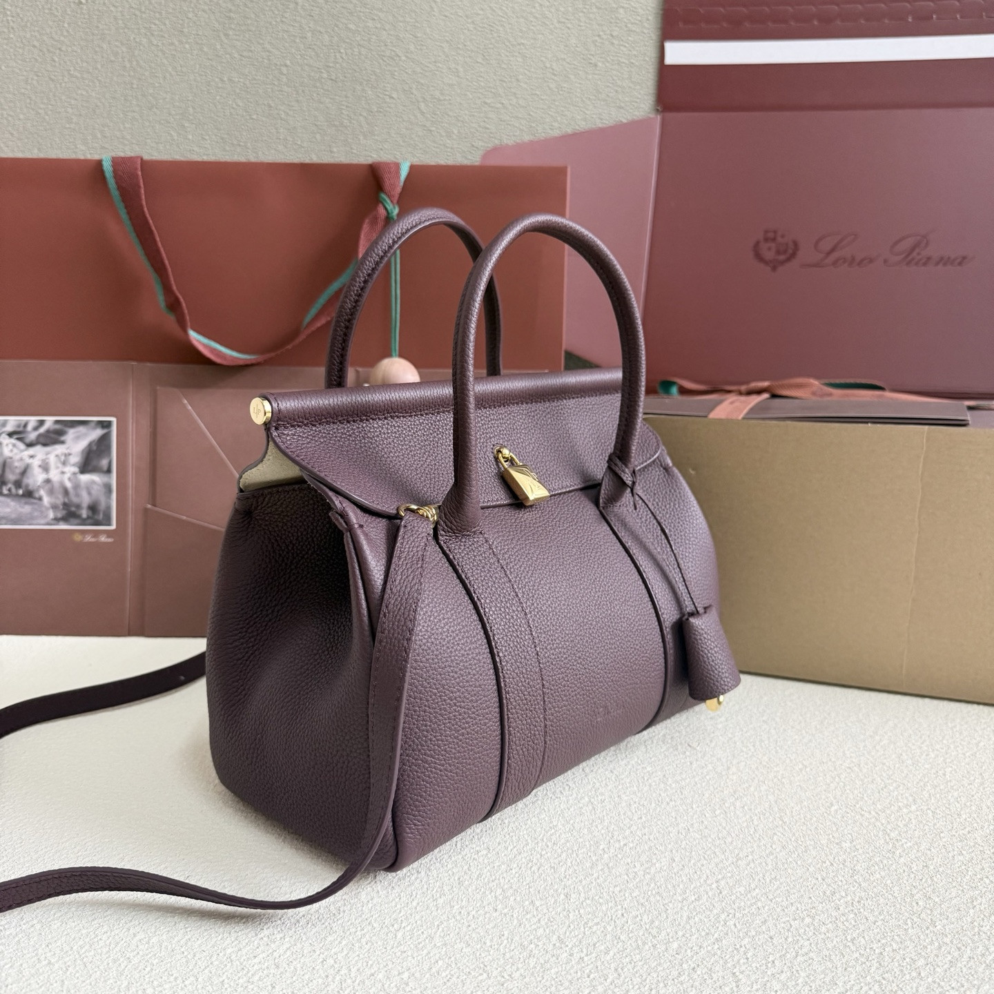 L**o p*ana loom l25 calfskin 25x18x12.5cm